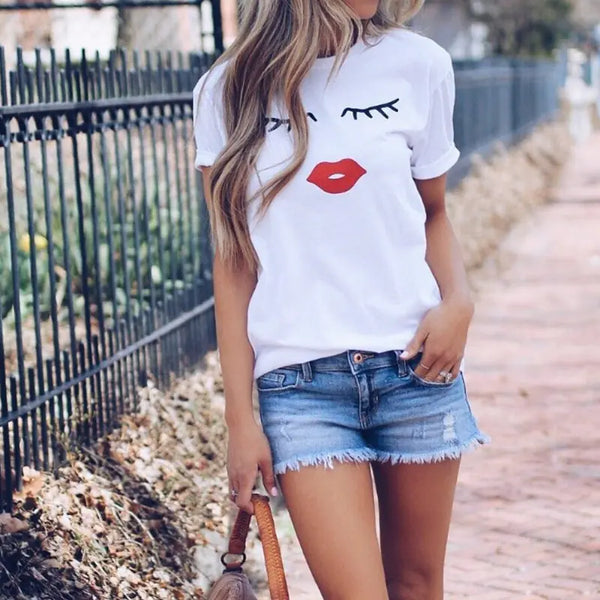 Women's Loose Graphic T-Shirt with Lips and Eyelashes